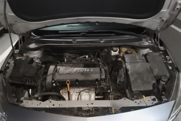 Used Buick GT 2010 XT 1.8L Automatic Fashion Edition Engine Bay
