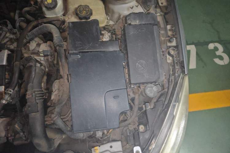Used Buick GT 2010 XT 1.6T Fashion Sport Edition Engine Bay Left