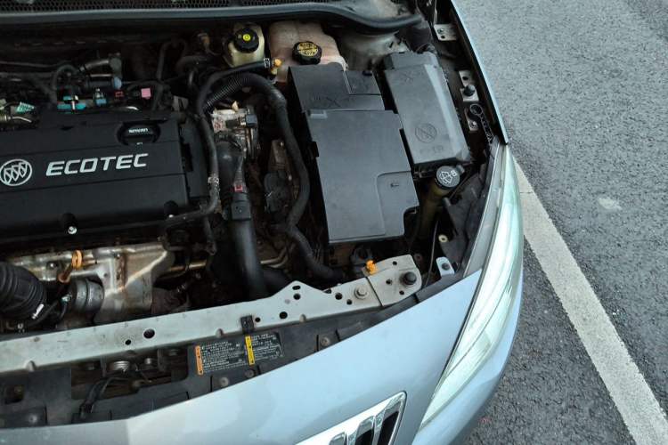 Used Buick GT 2010 XT 1.6T Fashion Sport Edition Engine Bay Left