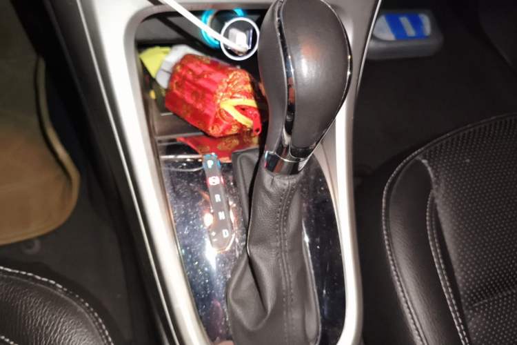 Used Buick GT 2010 XT 1.8L Automatic Fashion Edition Gear Lever