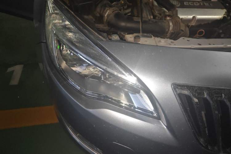 Used Buick GT 2010 XT 1.6T Fashion Sport Edition Right Front Headlight