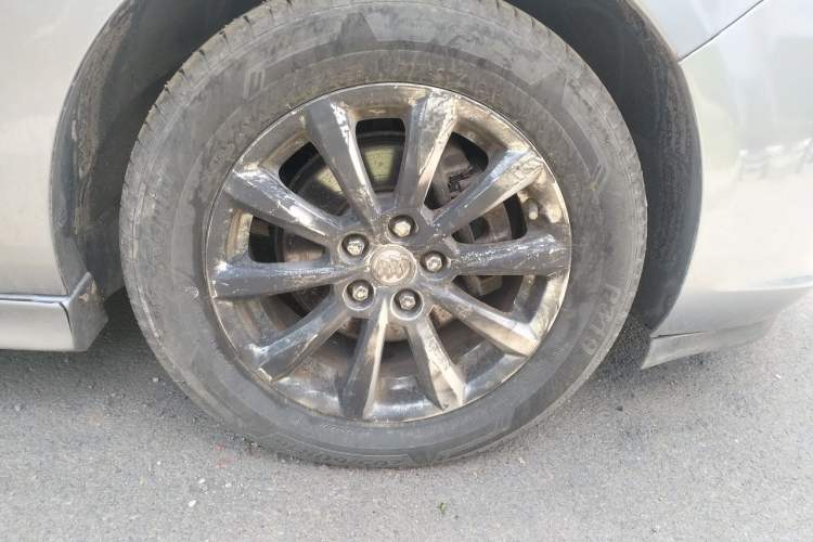 Used Buick GT 2010 GT 1.6L Automatic Fashion Edition Right Front Wheel Hub