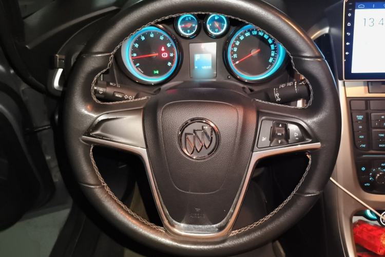 Used Buick GT 2010 XT 1.8L Automatic Fashion Edition Steering Wheel