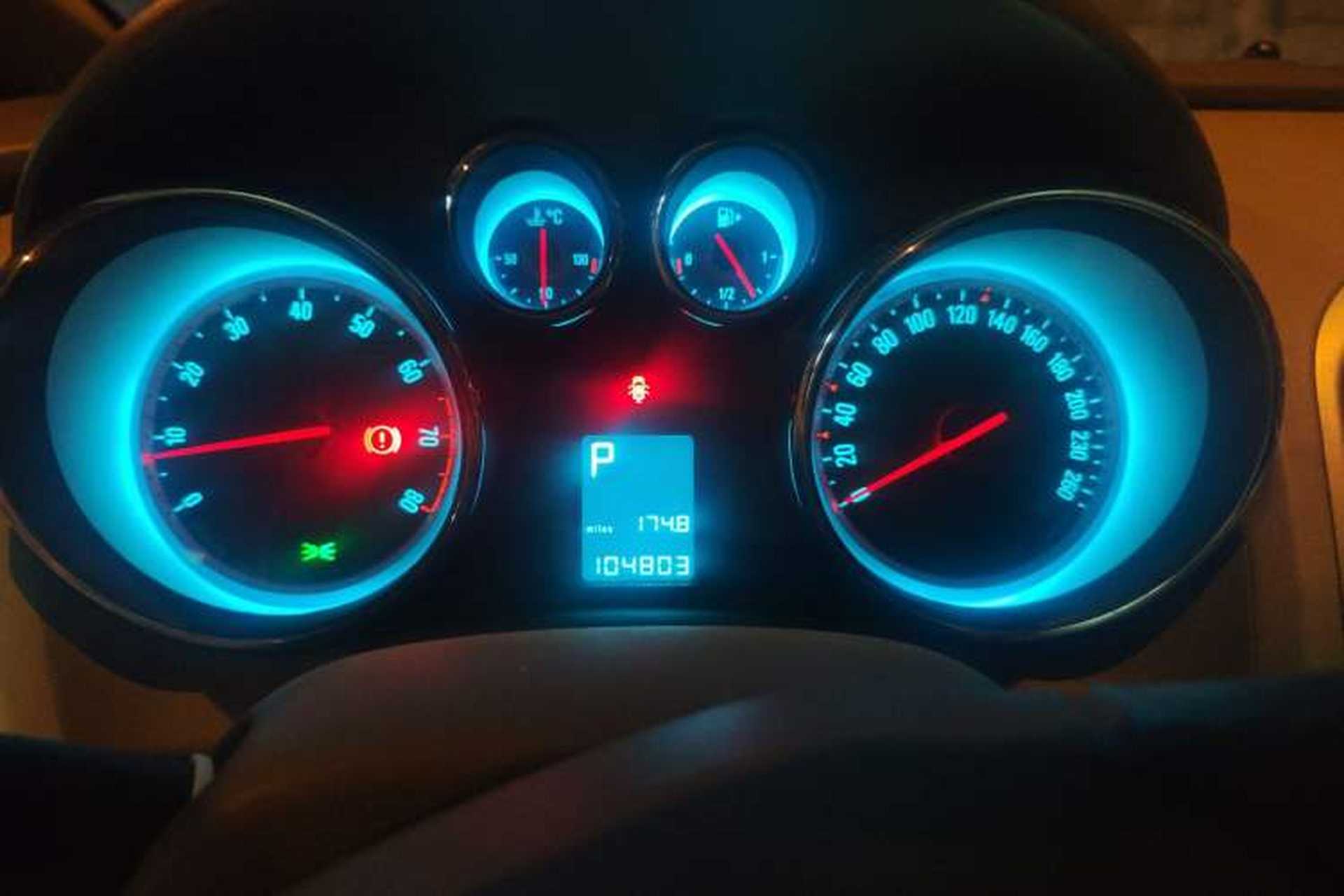 Used Buick GT 2010 GT 1.6L Automatic Fashion Edition Instrument Cluster
