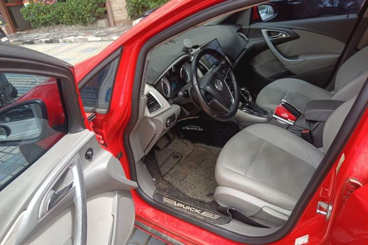 Used Buick GT 2010 XT 1.6L Automatic Fashion Edition Driver Seat