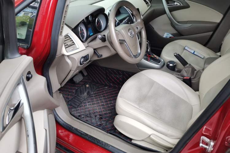 Used Buick GT 2010 GT 1.6L Automatic Fashion Edition Driver Seat
