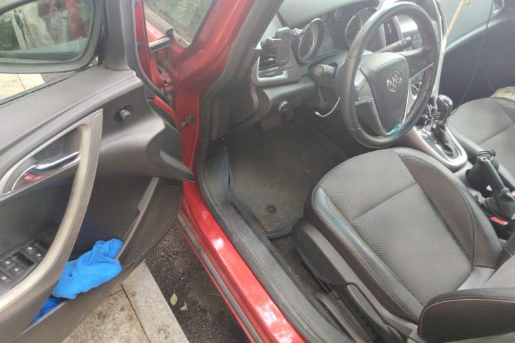 Used Buick GT 2010 GT 1.8L Automatic Fashion Edition Driver Seat