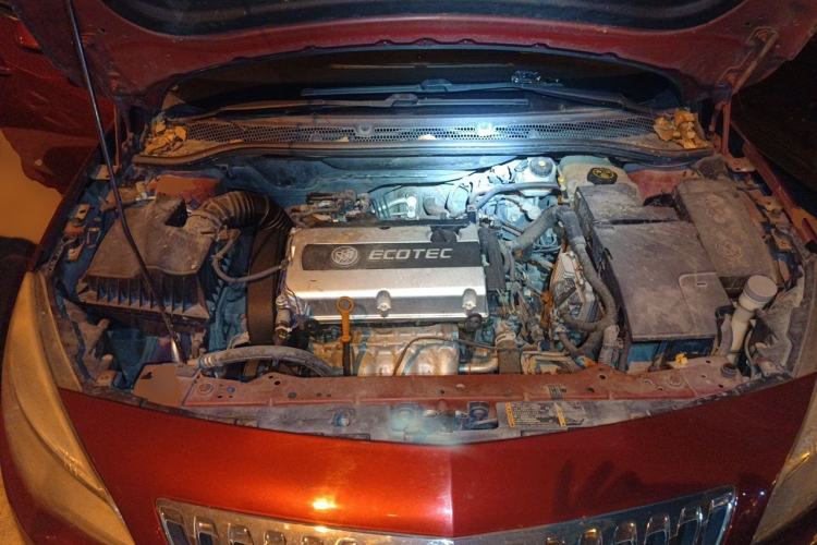 Used Buick GT 2010 XT 1.6L Automatic Fashion Edition Engine Bay
