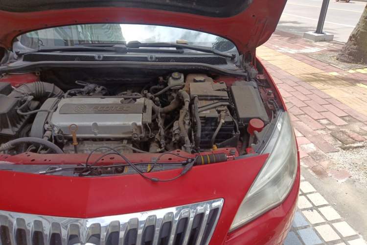 Used Buick GT 2010 XT 1.6L Automatic Fashion Edition Engine Bay Left