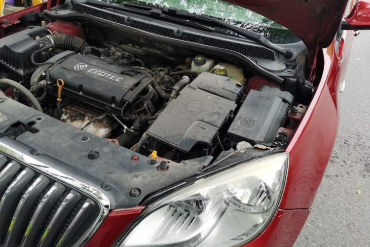Used Buick GT 2010 GT 1.6L Automatic Fashion Edition Engine Bay Left