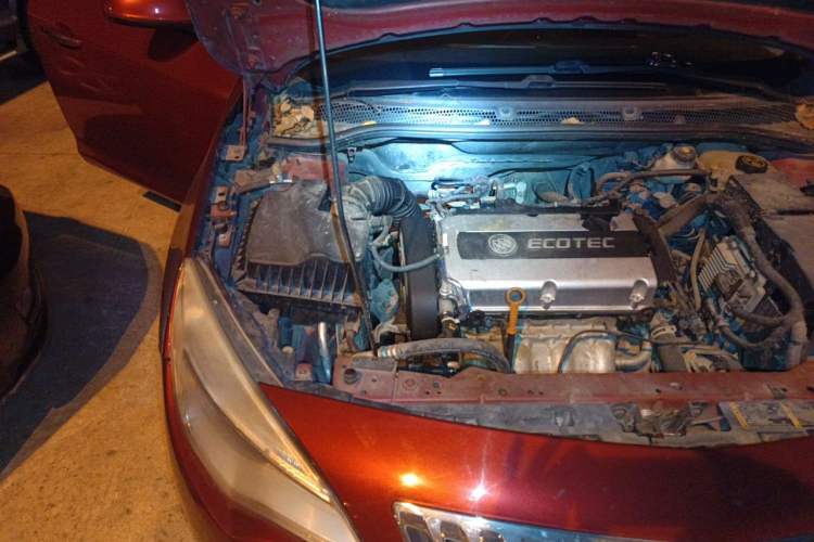 Used Buick GT 2010 XT 1.6L Automatic Fashion Edition Engine Bay Right