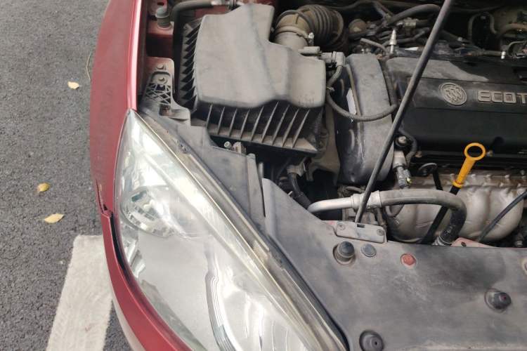 Used Buick GT 2010 GT 1.8L Automatic Fashion Edition Engine Bay Right