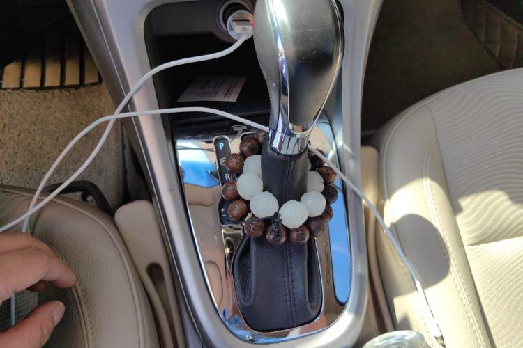 Used Buick GT 2010 GT 1.6L Automatic Fashion Edition Gear Lever