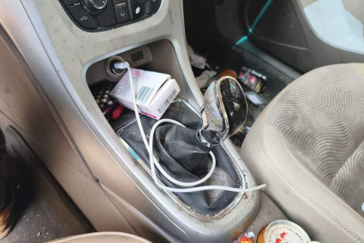 Used Buick GT 2010 GT 1.6L Manual Entry-Level Model Gear Lever