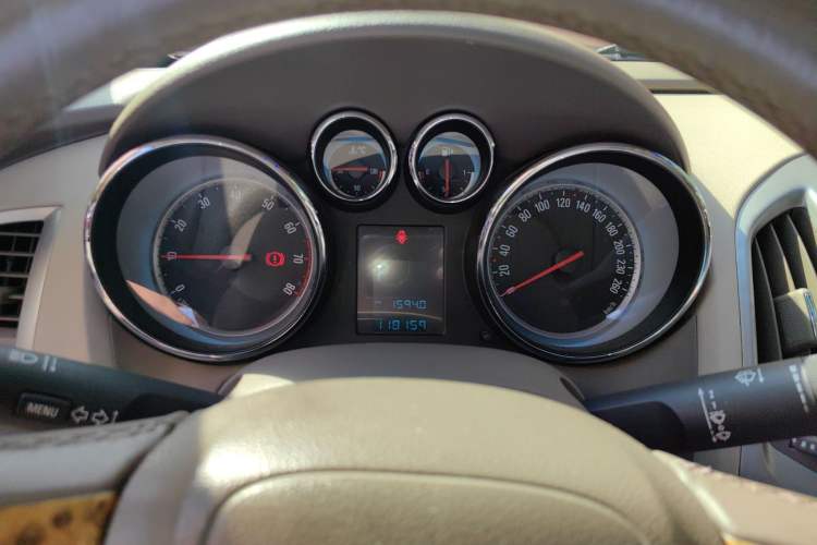 Used Buick GT 2010 GT 1.6L Automatic Fashion Edition Instrument Cluster