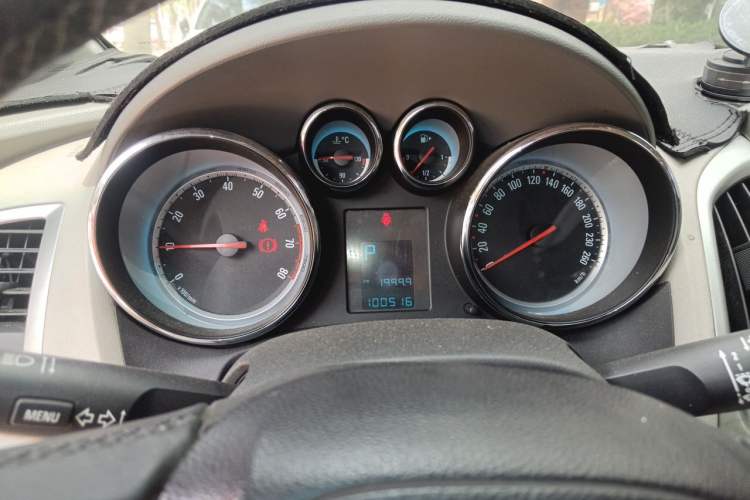 Used Buick GT 2010 XT 1.6L Automatic Fashion Edition Instrument Cluster