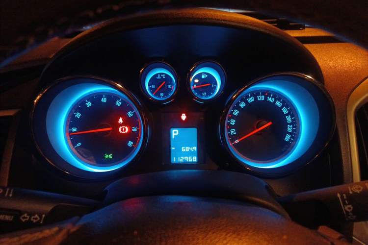 Used Buick GT 2010 XT 1.6L Automatic Fashion Edition Instrument Cluster