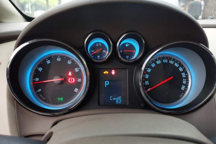 Used Buick GT 2010 GT 1.6L Automatic Fashion Edition Instrument Cluster