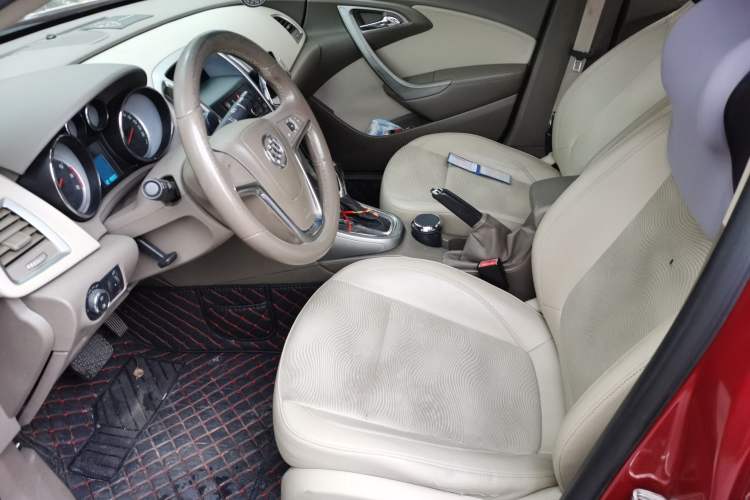 Used Buick GT 2010 GT 1.6L Automatic Fashion Edition Left Front Seat