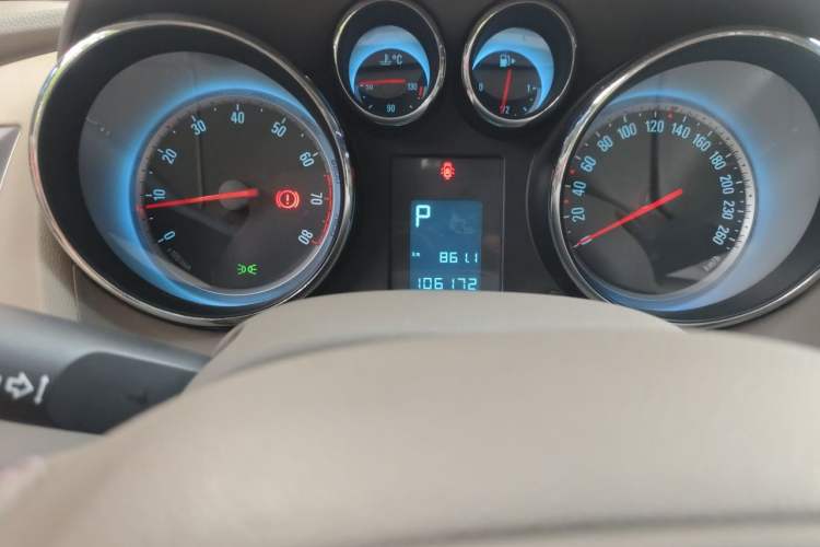 Used Buick GT 2010 GT 1.6L Automatic Fashion Edition Odometer Close Up