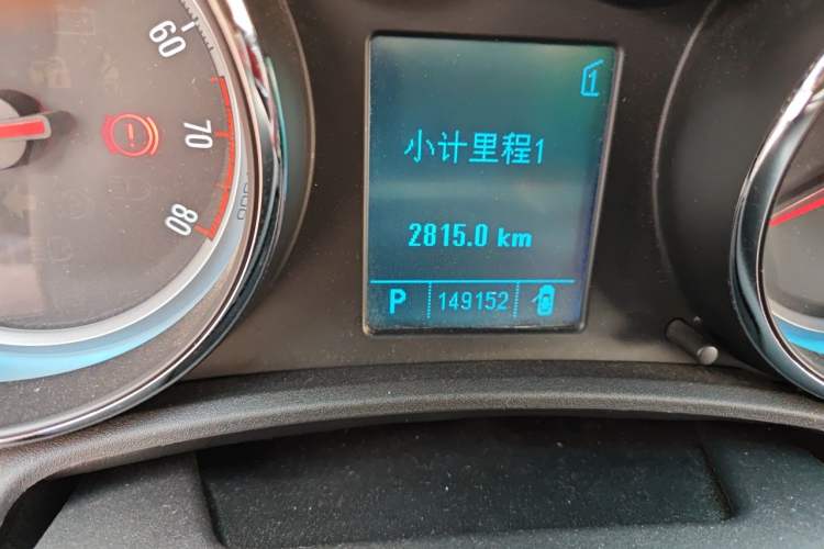 Used Buick GT 2010 GT 1.6T New Edge Sport Edition Odometer Close Up