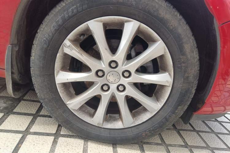 Used Buick GT 2010 XT 1.6L Automatic Fashion Edition Right Front Wheel Hub