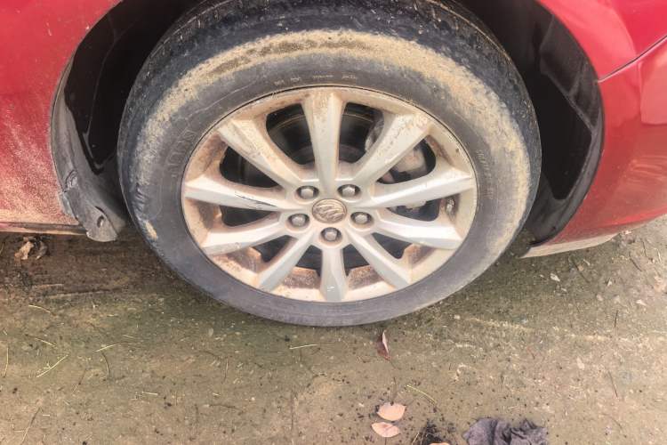 Used Buick GT 2010 GT 1.6L Automatic Fashion Edition Right Front Wheel Hub