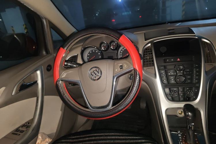 Used Buick GT 2010 GT 1.6L Automatic Fashion Edition Steering Wheel