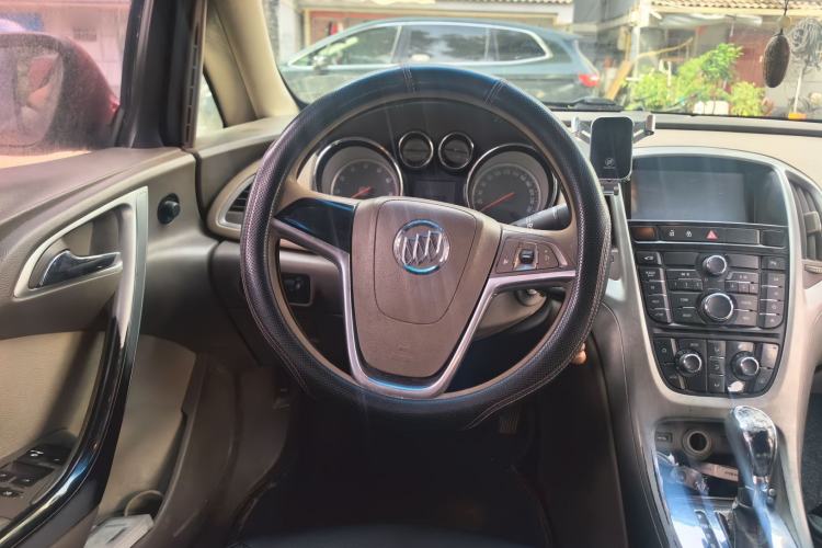 Used Buick GT 2010 GT 1.6L Automatic Fashion Edition Steering Wheel