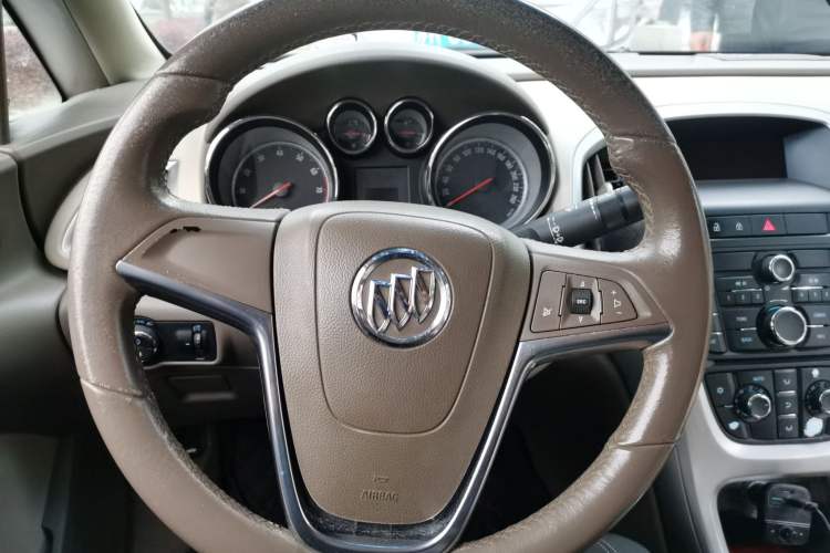 Used Buick GT 2010 GT 1.6L Automatic Fashion Edition Steering Wheel