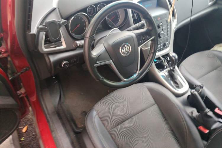 Used Buick GT 2010 GT 1.8L Automatic Fashion Edition Steering Wheel