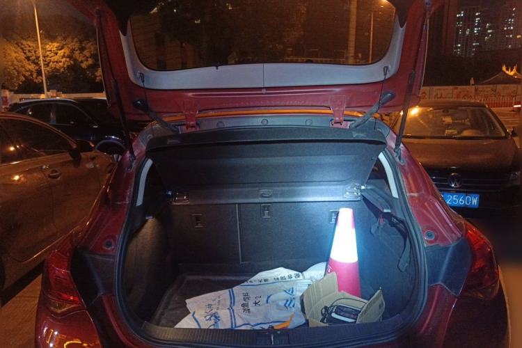 Used Buick GT 2010 XT 1.6L Automatic Fashion Edition Trunk