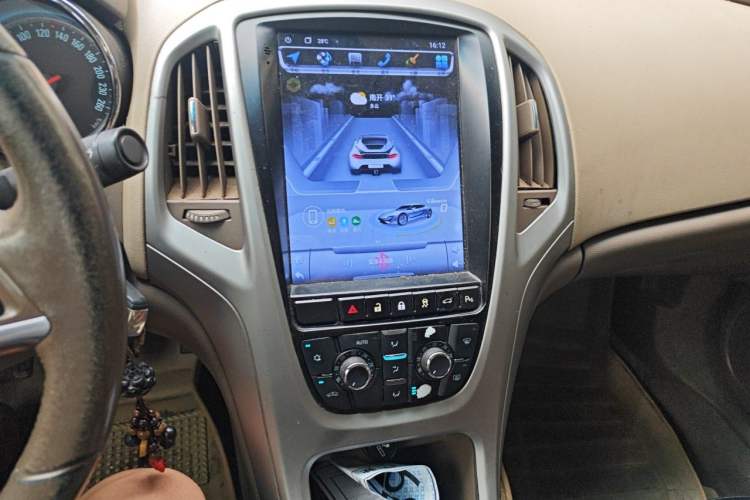 Used Buick GT 2010 GT 1.6L Manual Entry-Level Model Audio And AC Panel