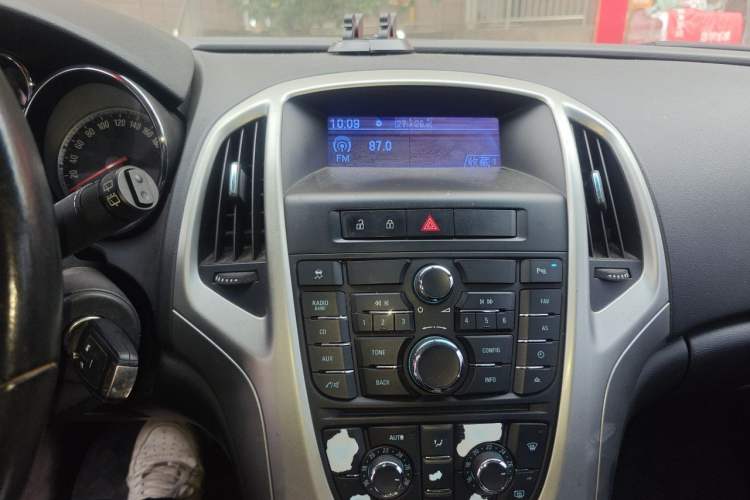 Used Buick GT 2010 XT 1.6T Fashion Sport Edition Audio And AC Panel
