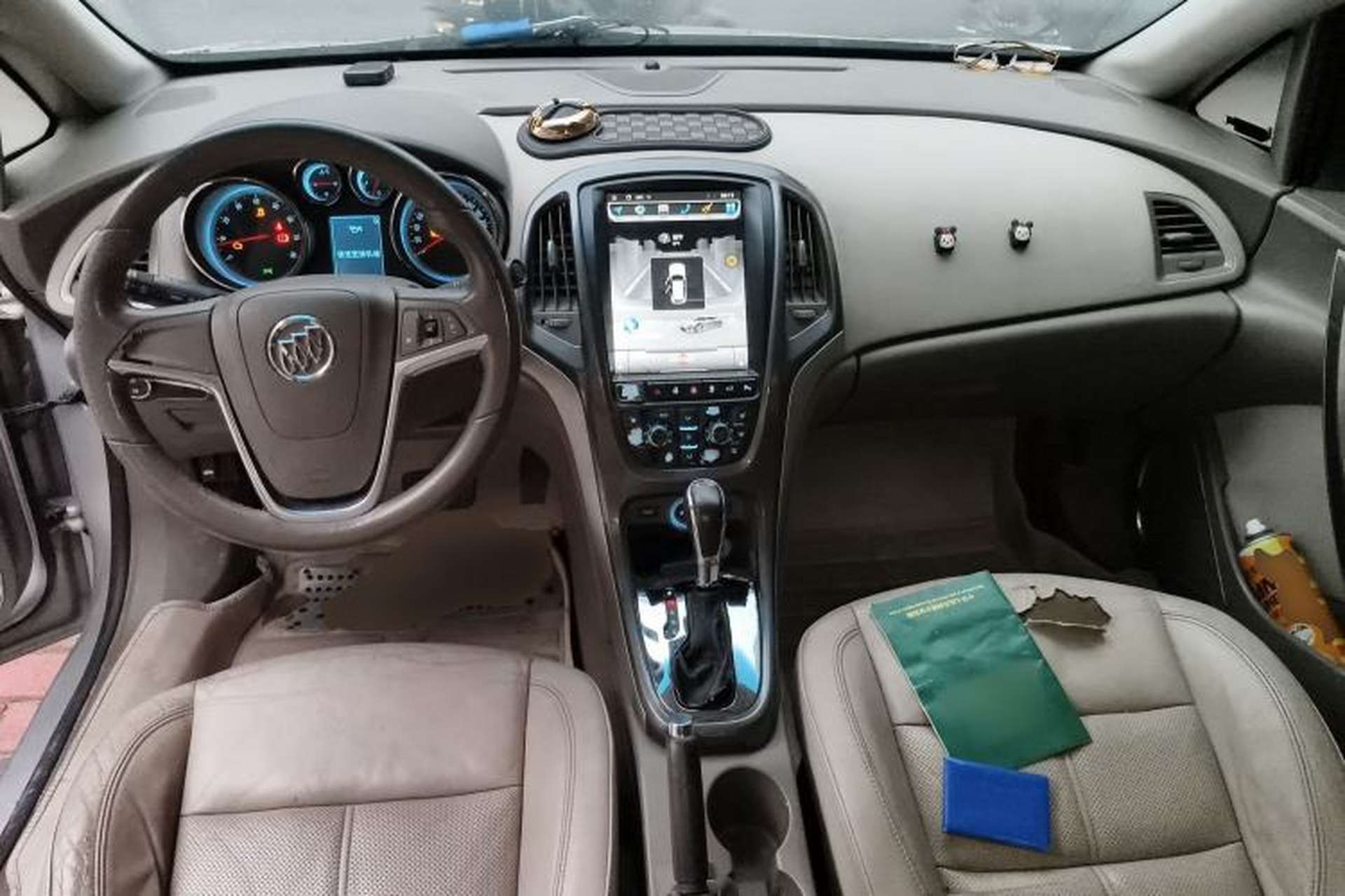 Used Buick GT 2010 GT 1.8L Automatic Luxury Edition Center Console