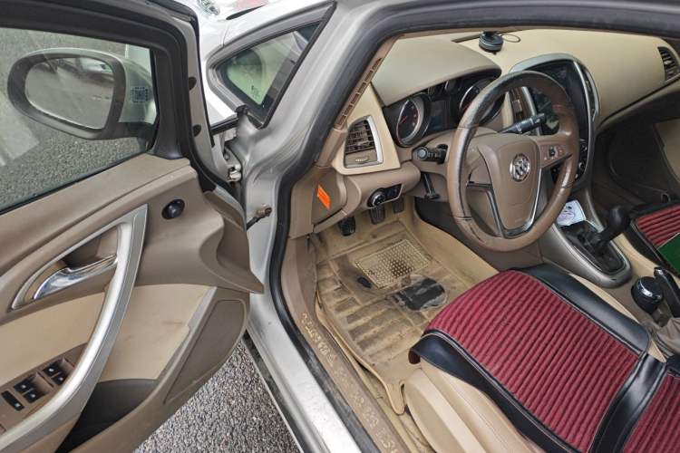 Used Buick GT 2010 GT 1.6L Manual Entry-Level Model Driver Seat