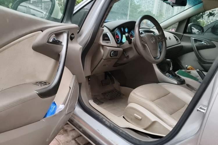 Used Buick GT 2010 GT 1.8L Automatic Luxury Edition Driver Seat