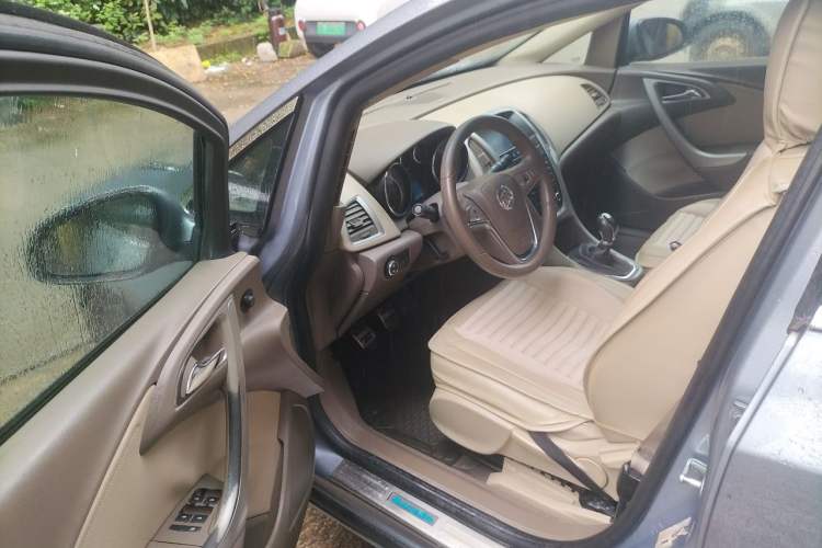 Used Buick GT 2010 GT 1.6L Manual Entry-Level Model Driver Seat