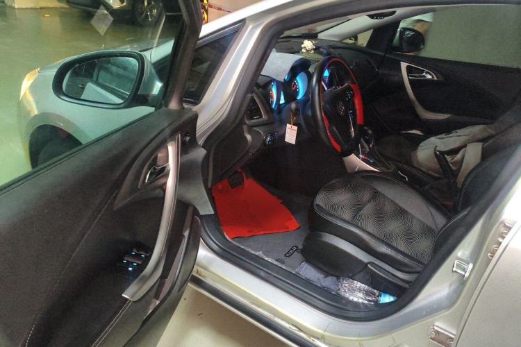 Used Buick GT 2010 XT 1.8L Automatic Fashion Edition Driver Seat