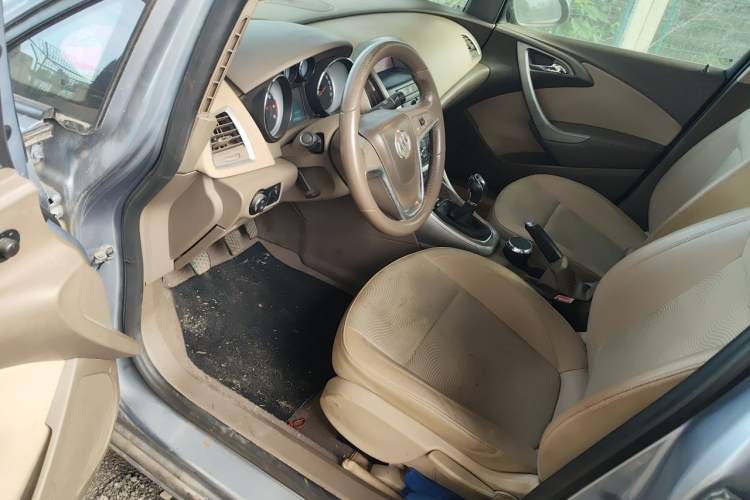 Used Buick GT 2010 GT 1.6L Manual Entry-Level Model Driver Seat