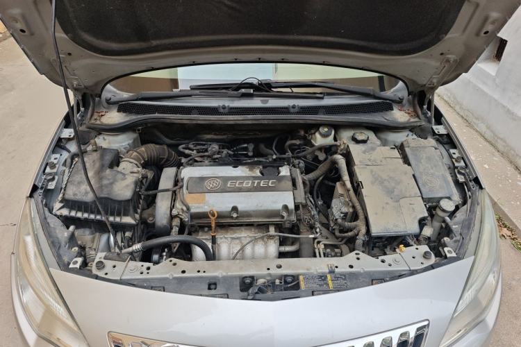 Used Buick GT 2010 XT 1.6L Automatic Fashion Edition Engine Bay