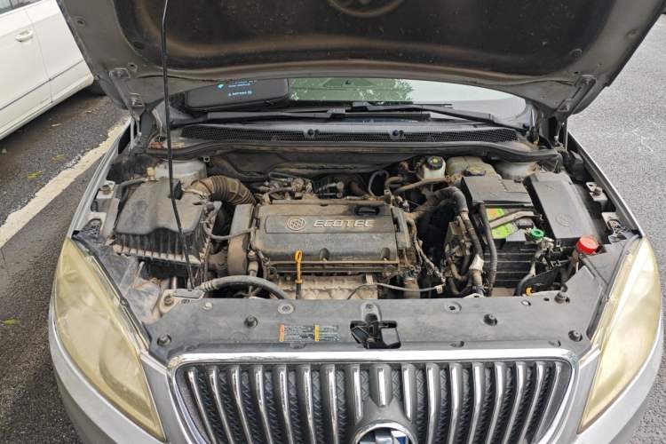 Used Buick GT 2010 GT 1.6L Manual Entry-Level Model Engine Bay