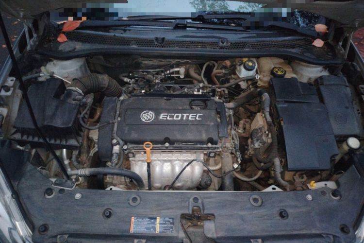 Used Buick GT 2010 GT 1.6L Manual Entry-Level Model Engine Bay