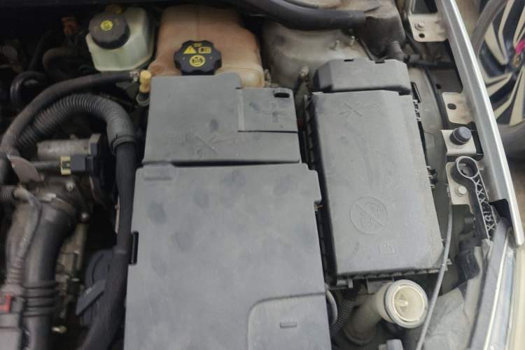 Used Buick GT 2010 XT 1.6T Fashion Sport Edition Engine Bay Left