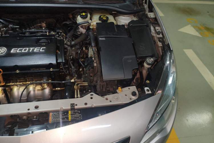 Used Buick GT 2010 XT 1.8L Automatic Fashion Edition Engine Bay Left