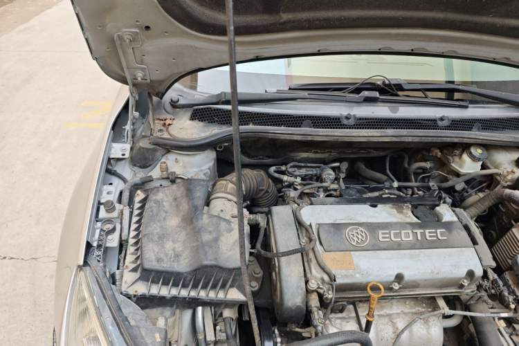 Used Buick GT 2010 XT 1.6L Automatic Fashion Edition Engine Bay Right