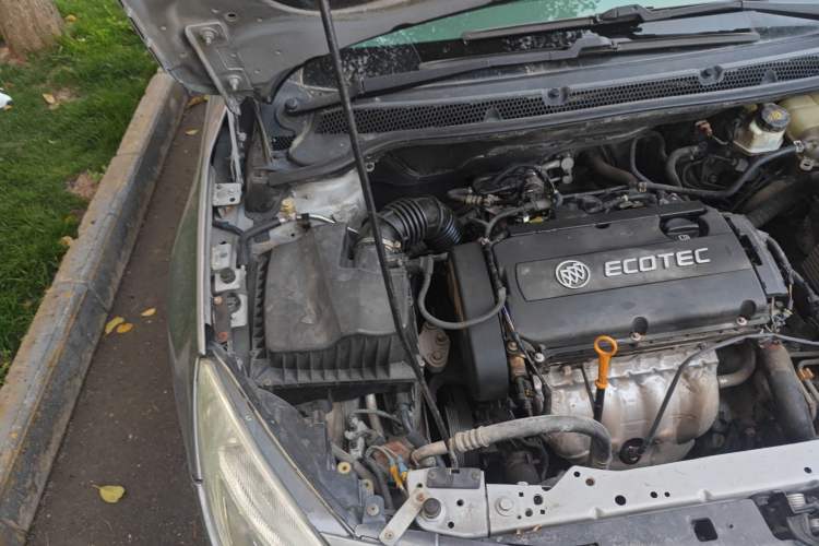 Used Buick GT 2010 XT 1.6L Automatic Fashion Edition Engine Bay Right