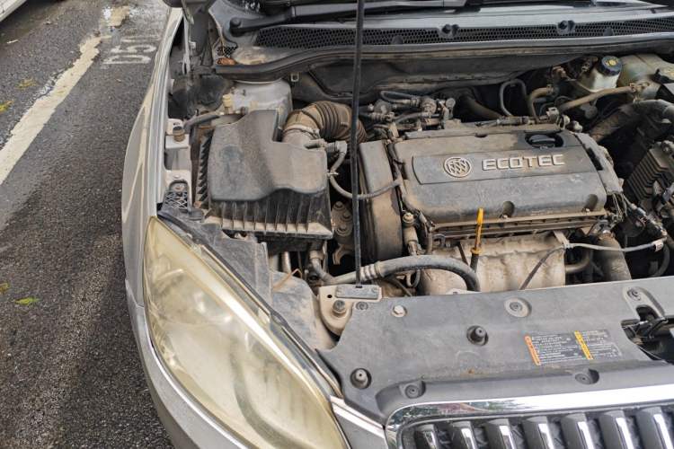 Used Buick GT 2010 GT 1.6L Manual Entry-Level Model Engine Bay Right