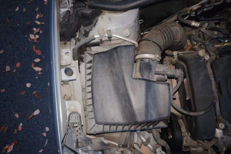 Used Buick GT 2010 GT 1.6L Manual Entry-Level Model Engine Bay Right