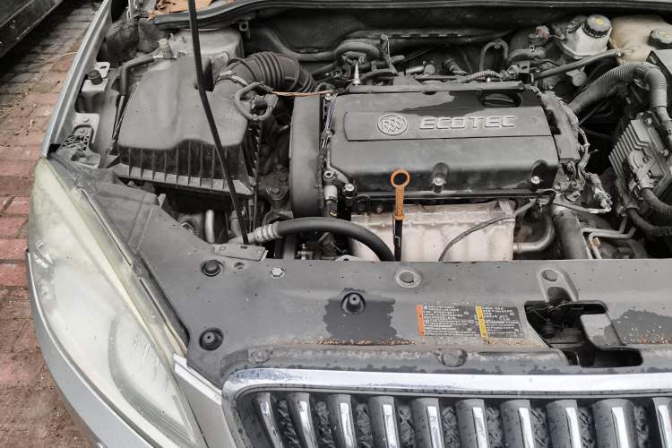 Used Buick GT 2010 GT 1.8L Automatic Luxury Edition Engine Bay Right